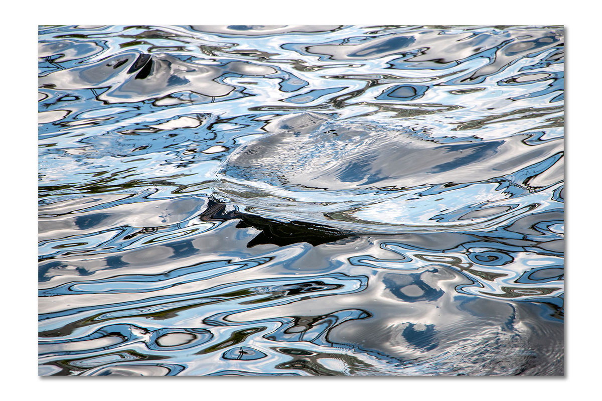 ABSTRAKTE WASSERBILDER (Serie, 2025)